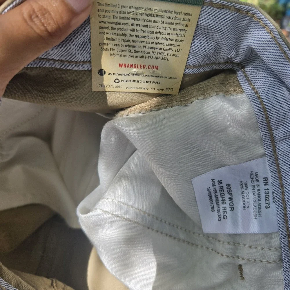 NWT Wrangler Relaxed Fit Cargo Shorts Mens 46 Reg Tan Khaki 100% Cotton‎ Utility